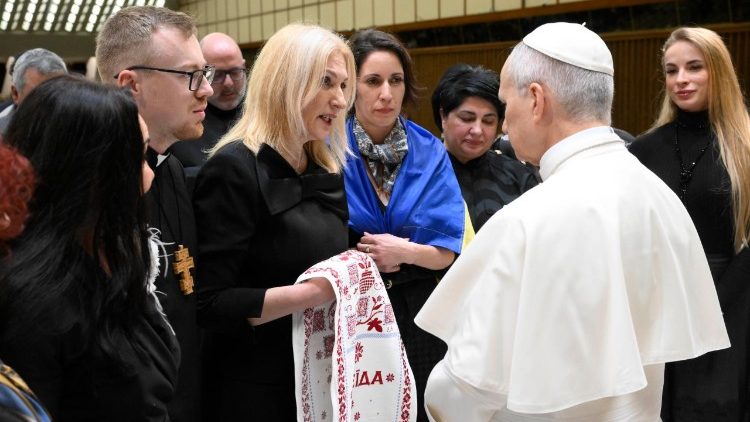 Наталія Федорчук і Лідія Дмитрусь разом з делегацією жіночого руху "За сімейні цінності" на зустрічі з Папою Левом XIV.