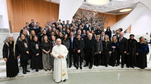 Camerata de Curitiba: do Hino Nacional Brasileiro &agrave; sauda&ccedil;&atilde;o do Papa na Audi&ecirc;ncia Geral