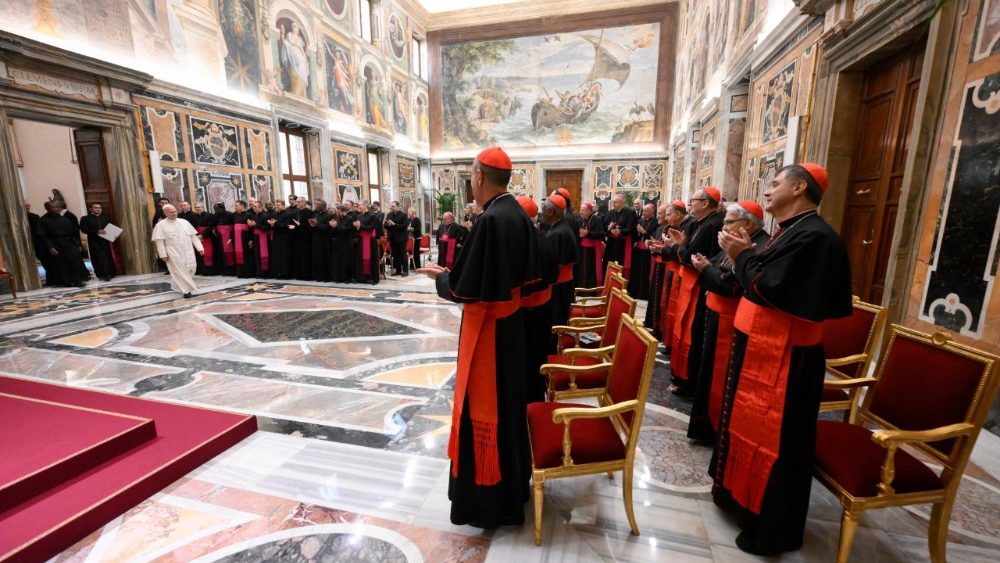  Le Pape Léon XIV recevant les participants à la plénière du dicastère pour la Doctrine de la foi, en salle Clémentine du Palais apostolique, le 29 janvier 2026.