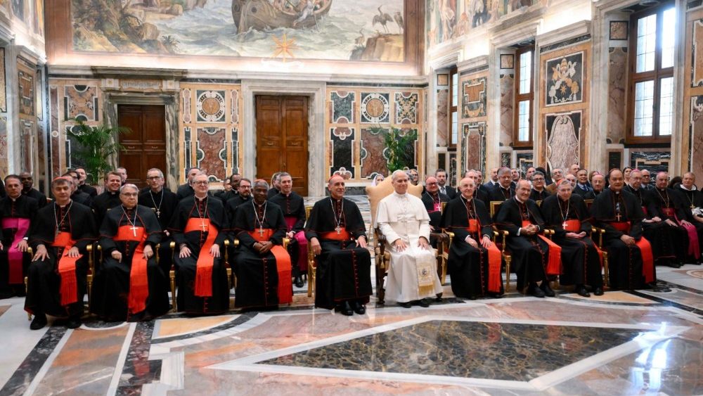  Le Pape Léon XIV recevant les participants à la plénière du dicastère pour la Doctrine de la foi, en salle Clémentine du Palais apostolique, le 29 janvier 2026.