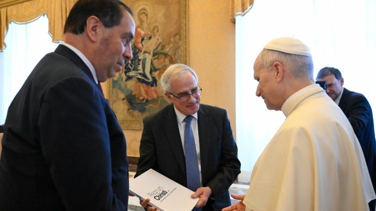 Le&oacute; p&aacute;pa a Regnum Christi mozgalom k&eacute;pviselőivel