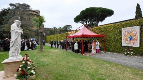 Santa Rosa de Lima y las Advocaciones Marianas del Per&uacute; en los Jardines Vaticanos