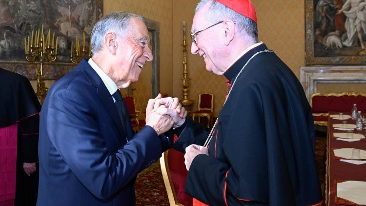 El cardenal Pietro Parolin y el se&ntilde;or se&ntilde;or Marcelo Rebelo de Sousa