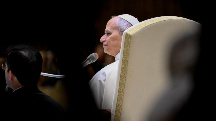 Letos bi rad najprej opozoril na pomembnost dajanja prostora Besedi s poslušanjem, saj je pripravljenost poslušati prvi znak želje po vstopu v odnos z drugim.