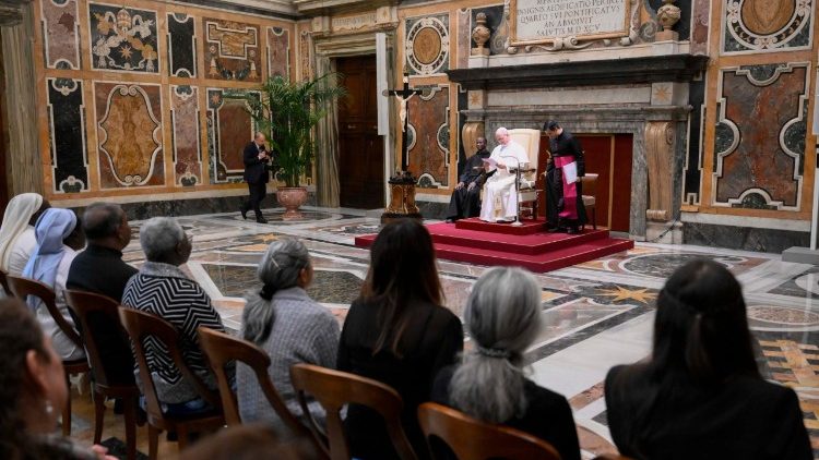 Il Papa con il comitato direttivo dell'organizzazione "From Crisis to Care: Catholic Action for Children"