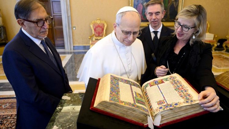 Papst Leo XIV. und die besondere Bibelausgabe