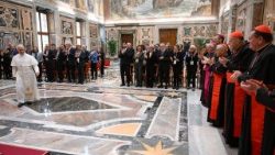 Påve Leo XIV möter deltagarna plenarsamlingen i Dikasteriet för lekmän, familj och livet 