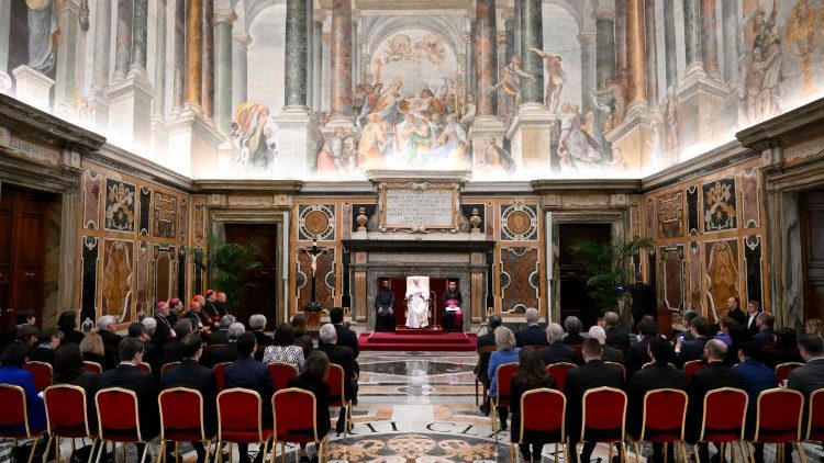 O Papa recebeu os participantes da assembleia plenaria na Sala Clementina, no Vaticano