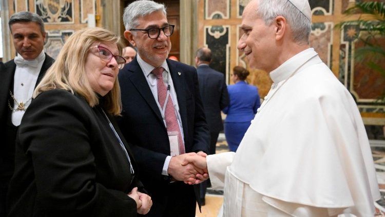 Los laicos saludan al Papa 