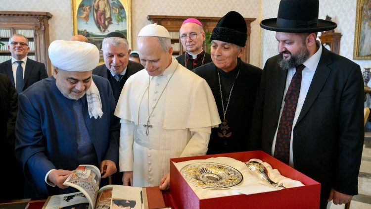 Папата с междурелигиозната делагация от Азербайджан 