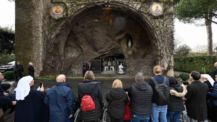 I malati pregano con il Papa