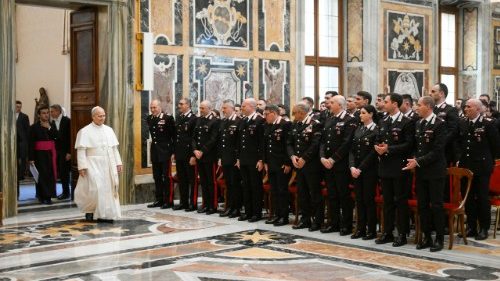Il Papa ai carabinieri: vivere gerarchia e obbedienza alla luce del Vangelo