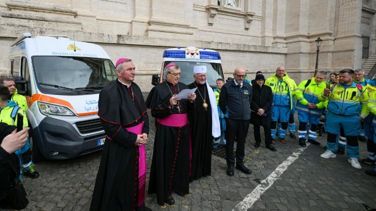 B&eacute;n&eacute;diction de l'ambulance et de la clinique mobile destin&eacute;es &agrave; l'Ukraine et &agrave; la Terre Sainte, au Vatican, le 14 f&eacute;vrier 2026.