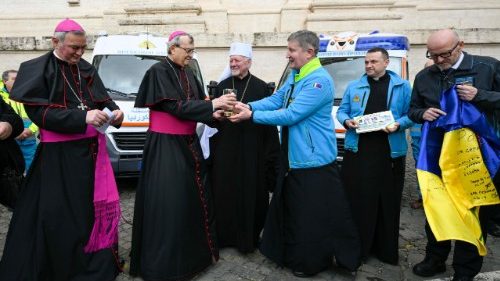 Італійські &laquo;Misericordie&raquo; передали карету швидкої допомоги для України