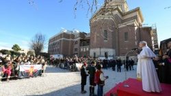 2026.02.15 Visita pastorale alla Parrocchia Santa Maria Regina Pacis a Ostia Lido