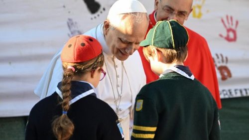 Il Papa: Ostia non si rassegni a una cultura del sopruso, i giovani sono la speranza