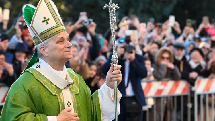 Leon XIV przewodniczył Mszy św. w kościele NMP Kr&oacute;lowej Pokoju w Ostii/Lido