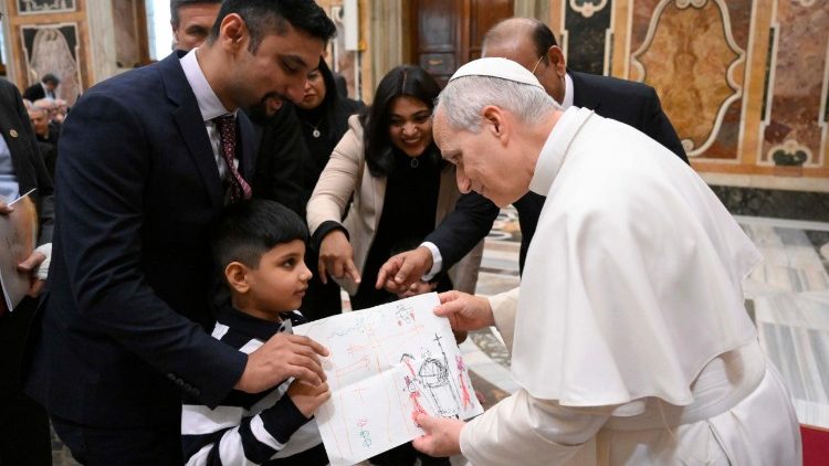 Папата с участниците в пленароното събрание на Папската академия за живота