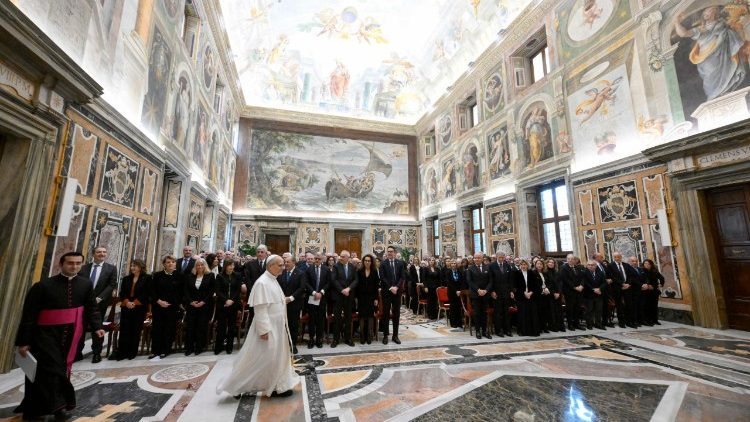Il Papa in Sala Clementina con i prefetti d'Italia