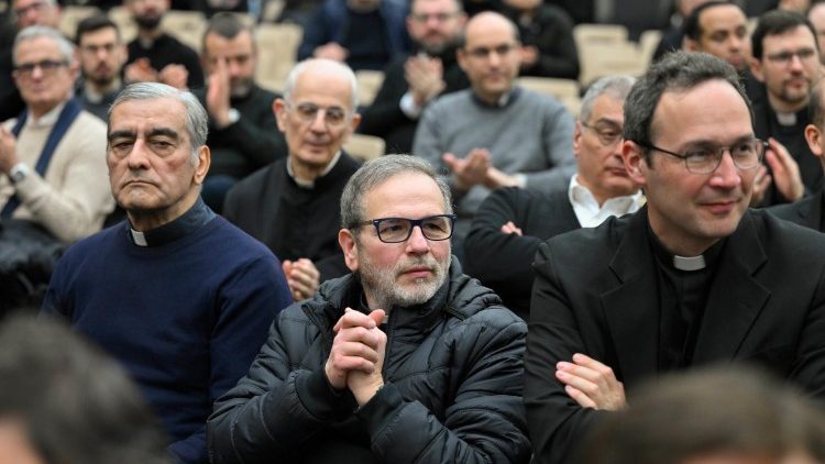 /content/dam/vaticannews/agenzie/images/srv/2026/02/19/2026-02-19-incontro-con-il-clero-della-diocesi-di-roma/1771498885048.JPG