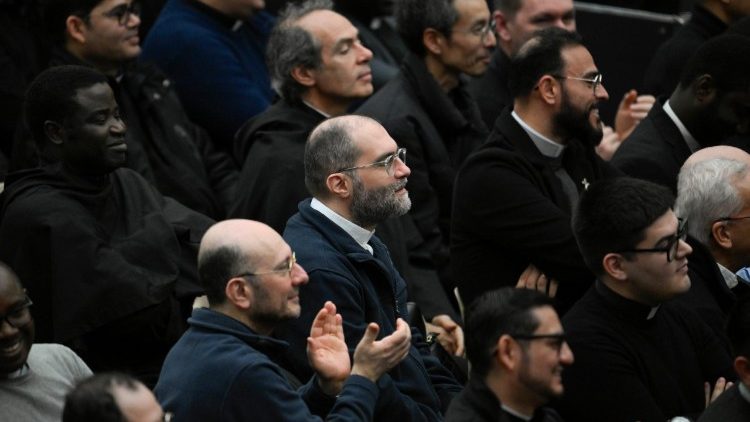 A papok hallgatj&aacute;k a Szentatya buzd&iacute;t&aacute;s&aacute;t