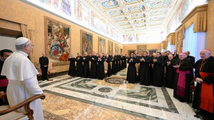 ርእሰ ሊቃነ ጳጳሳት ልዮን 14  ምስ ተሳተፍቲ ሓፈሻዊ ጉባኤ ማኅበር ሠራዊተ ክርስቶስ