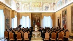 Jest to również okazja, abyście uznali się za spadkobierców charyzmatu, który poprzez różne drogi i historyczne formy wyrazu - niekiedy bolesne i naznaczone kryzysami - dał początek zgromadzeniu Legionistów Chrystusa - mówił Leon XIV