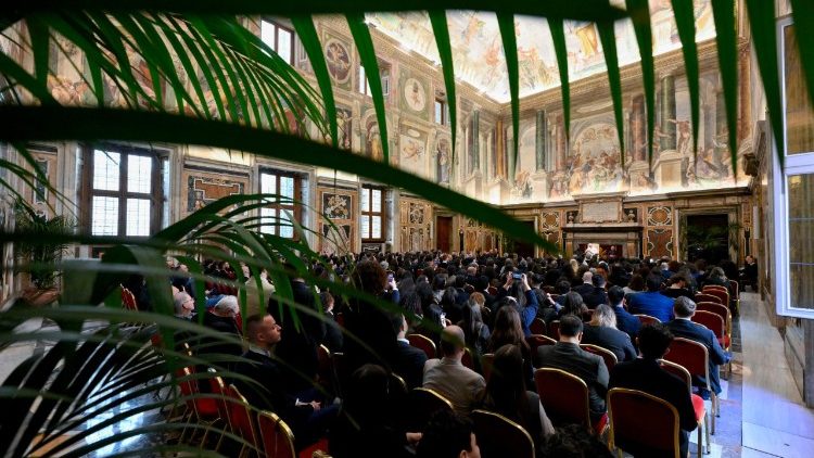 "Predragi, pojdite naprej skupaj z zaupanjem. Italija in Evropa potrebujeta vas in vaše navdušenje."