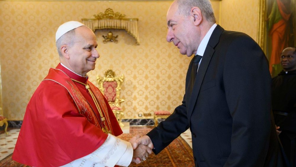 Le président de la Hongrie, a été reçu en audience ce samedi matin, 21 février, par le Pape Léon XIV au Palais apostolique du Vatican.