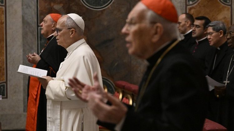 De samlade bad vesper tillsammans