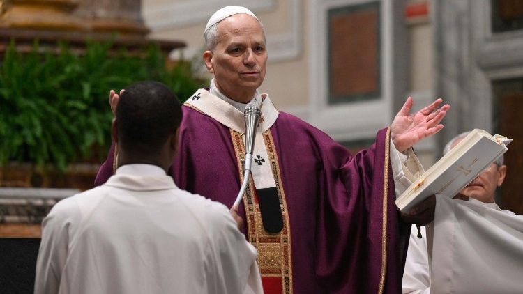 Lev XIV. ve farnosti Nejsvětějš&iacute;ho srdce Je&iacute;šova u Castro Pretorio, nedaleko Termini, 22. &uacute;nora 2026