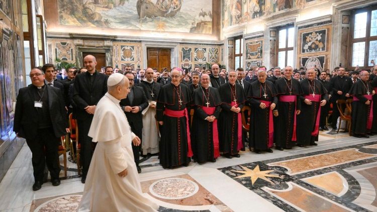 Papež se setkal se španělsk&yacute;mi bohoslovci, 28. &uacute;nora 2026