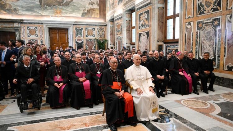 La foto di gruppo con vescovi, sacerdoti e seminaristi di diverse diocesi spagnole