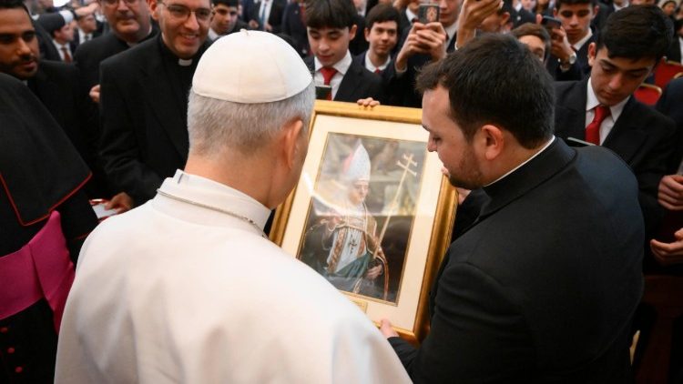 Un dono consegnato al Papa