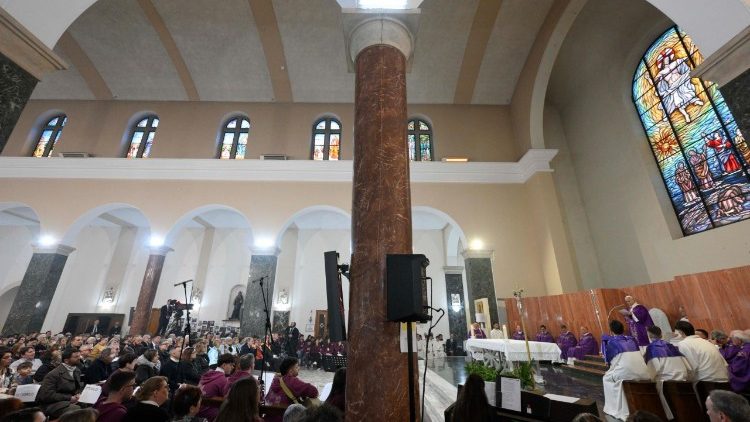 El Sumo Pont&iacute;fice preside la santa misa del II domingo de Cuaresma durante su visita pastoral a la parroquia de la Ascensi&oacute;n de Nuestro Se&ntilde;or Jesucristo el 1 de marzo de 2026