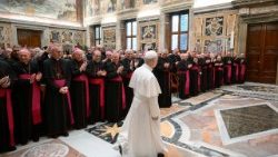 El Papa en audiencia con miembros de la Facultad Teológica de Apulia y del Instituto Teológico de Calabria