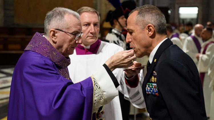 Кардынал П'етра Паралін падчас Імшы з нагоды стагоддзя Ваеннага ардынарыяту Італіі