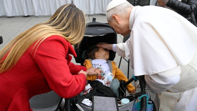 Fumbo la Kanisa linaloonekana na Kanisa lisiloonekana