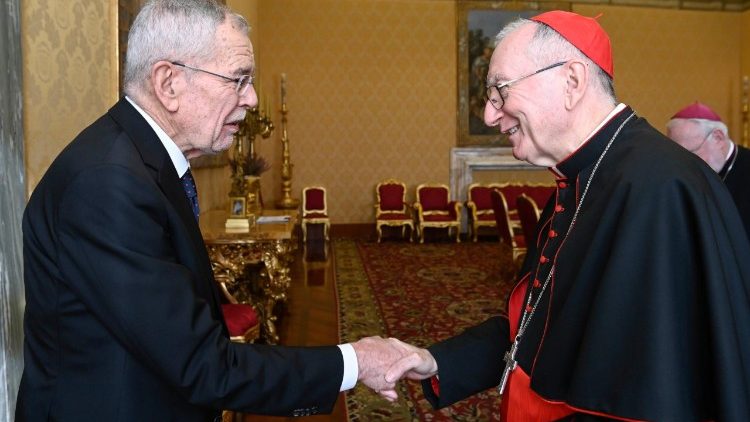 O presidente da &Aacute;ustria na Secretaria de Estado com o cardeal Parolin