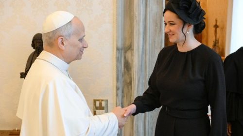 ലിയോ പതിനാലാമൻ പാപ്പാ, ലിത്വാനിയൻ പ്രധാനമന്ത്രി ഇംഗ റുഗിനിയേനെയ്ക്കൊപ്പം 