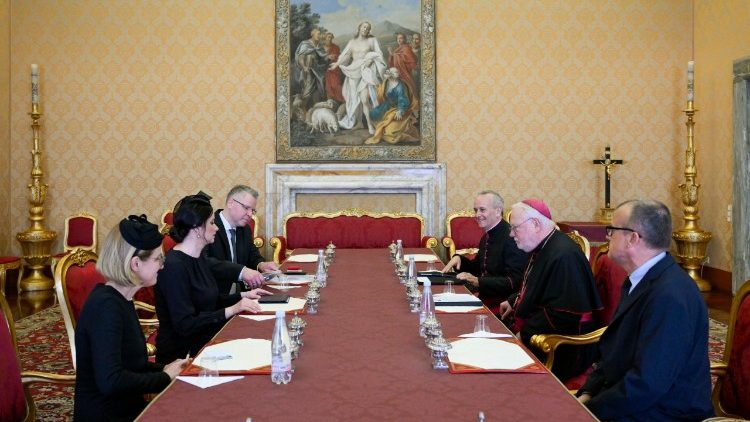 Los coloquios en la Secretaria de Estado Vaticano