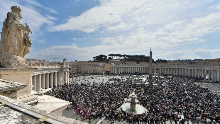 Pra&ccedil;a S&atilde;o Pedro - Angelus