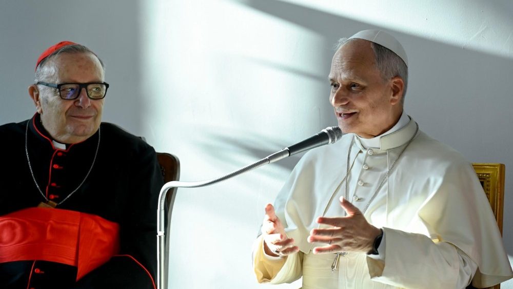 お年寄りや病者に話しかける教皇レオ14世「奉献の聖マリア教会」訪問　2026年3月8日　ローマ、トッレヴェッキア