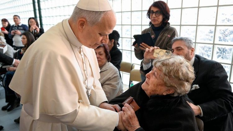 Encuentro del Papa con los ancianos y los enfermos  