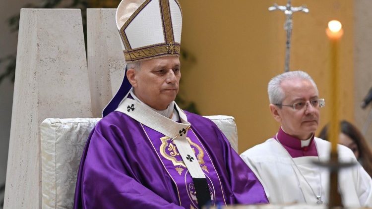 Lev XIV. při mši svat&eacute; v Torrevecchia, 8. března 2026