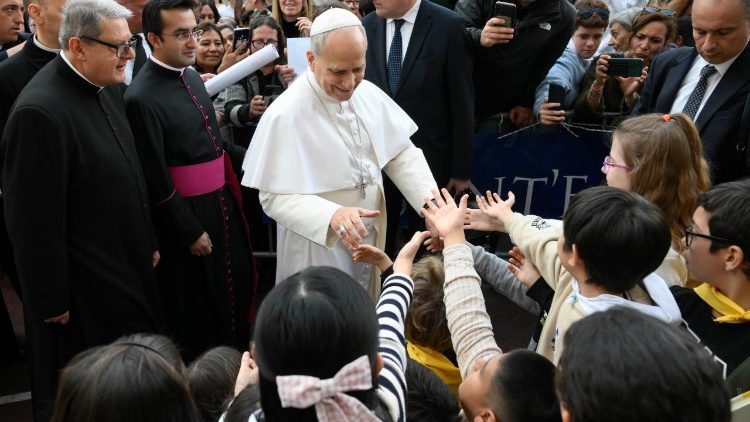 Papst Leo beim Pfarreibesuch am vierten Fastensonntag