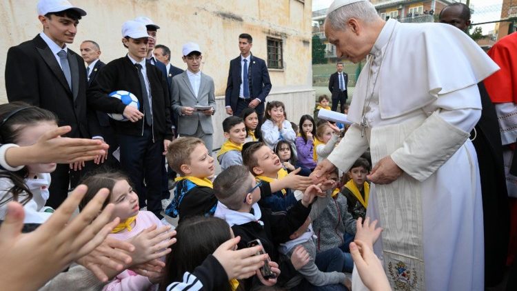 Setk&aacute;n&iacute; s dětmi a ml&aacute;dež&iacute; ve farnosti Nejsvětějš&iacute;ho Srdce Jež&iacute;šova v Ponte Mammolo