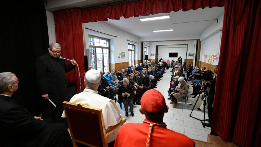 Visite pastorale dans la paroisse du Sacré-Cœur de Jésus de Ponte Mammolo, au nord-est de Rome.