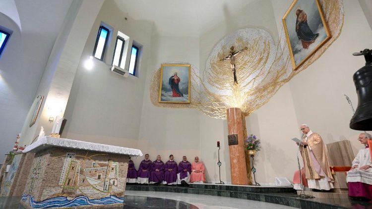 Papa Leone durante l'omelia della Messa. 