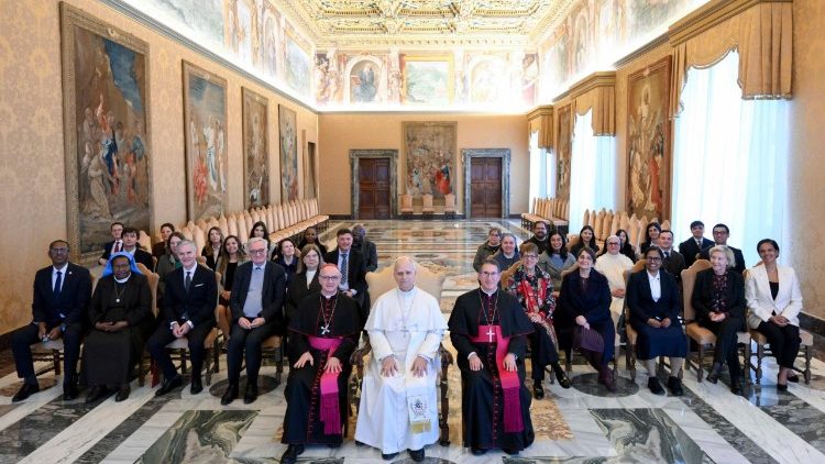 Foto di gruppo al termine dell'udienza